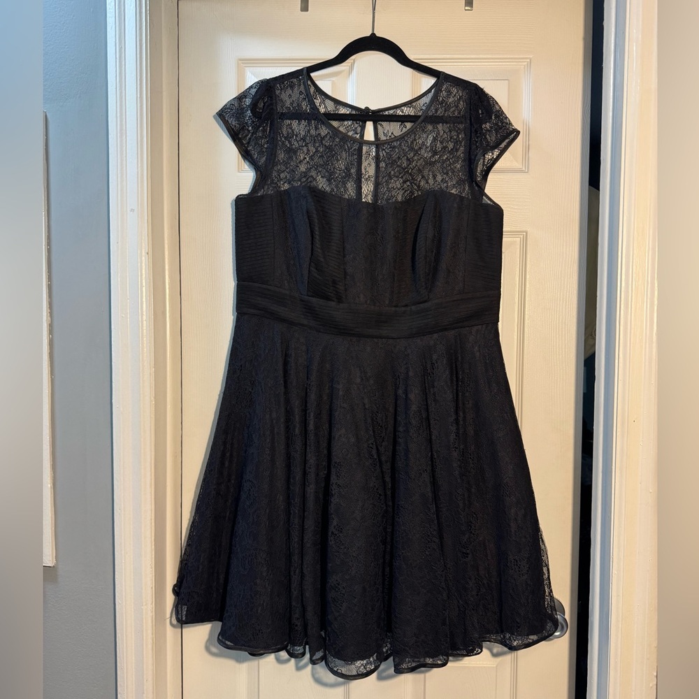 City Chic Black Lace Fit & Flare Plus Size 18 Worn Once | Wedding Guest Cocktail - Picture 2 of 7
